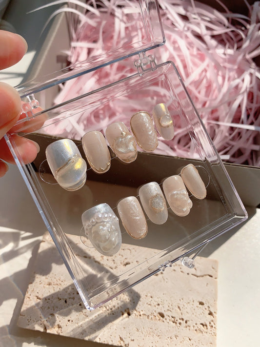 Lustrous Pearl Essence Press-On Nails